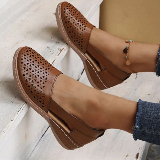 AMBROSSIA | VINTAGE ORTHOPAEDIC SANDALS