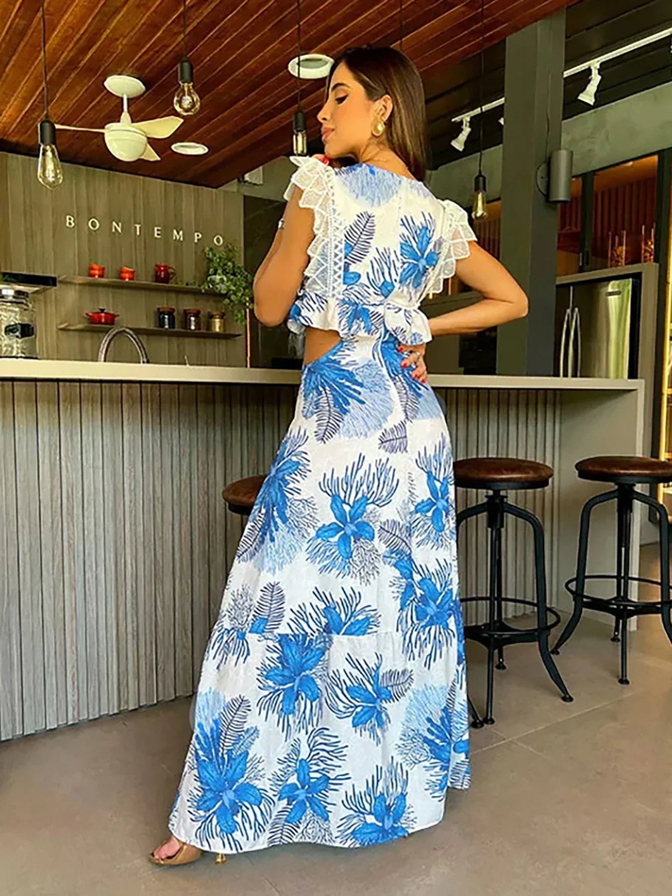 Margie - Trendy Sleeveless Lace Maxi Dress