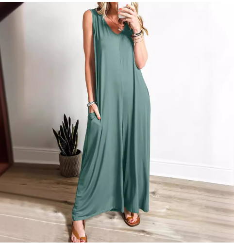 MAGDA | COMFORTABLE JUMPSUIT WITH V-NECK AND WIDE LEGS
