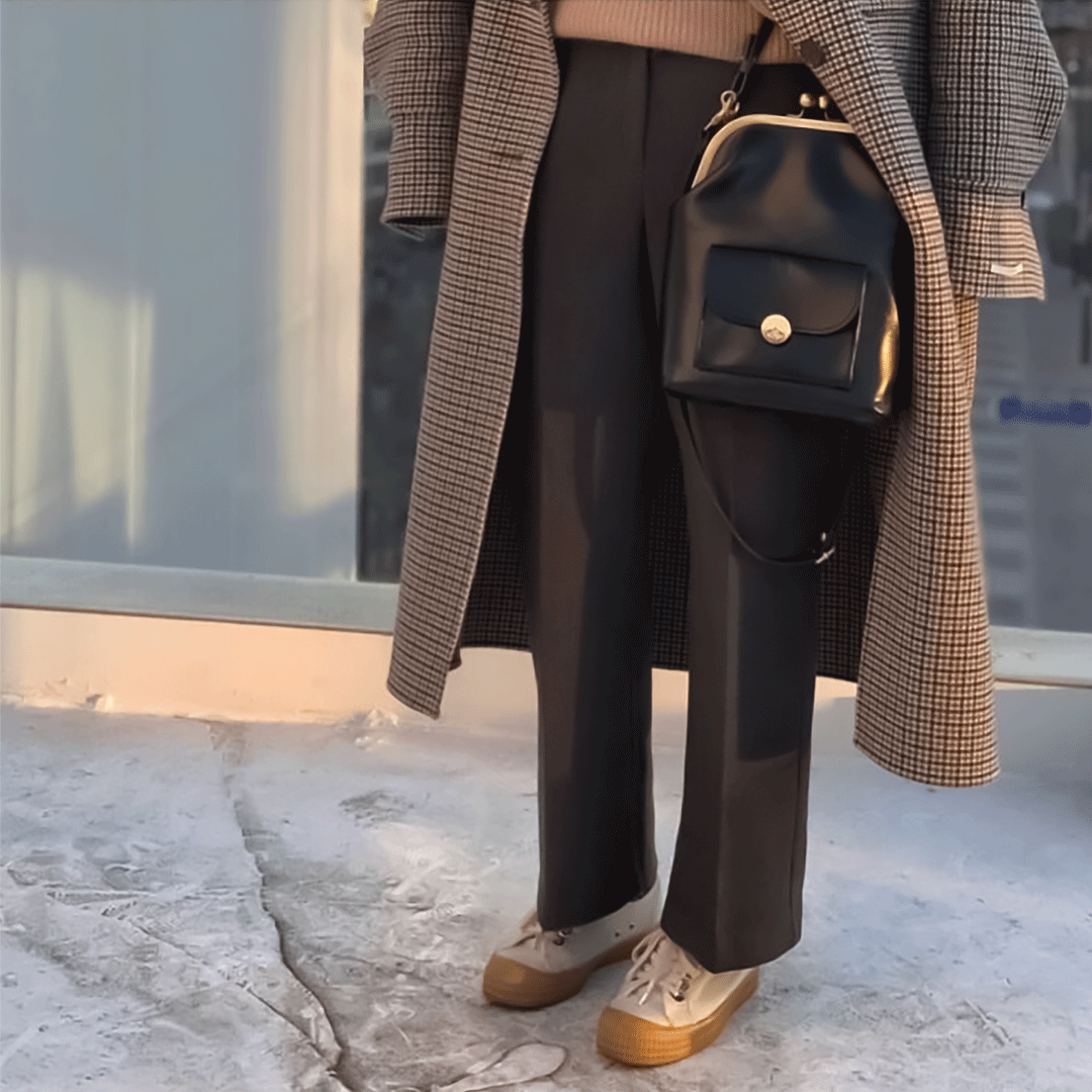 Vintage Kiss-Lock Bag - Clara’s Retro Chic Essential